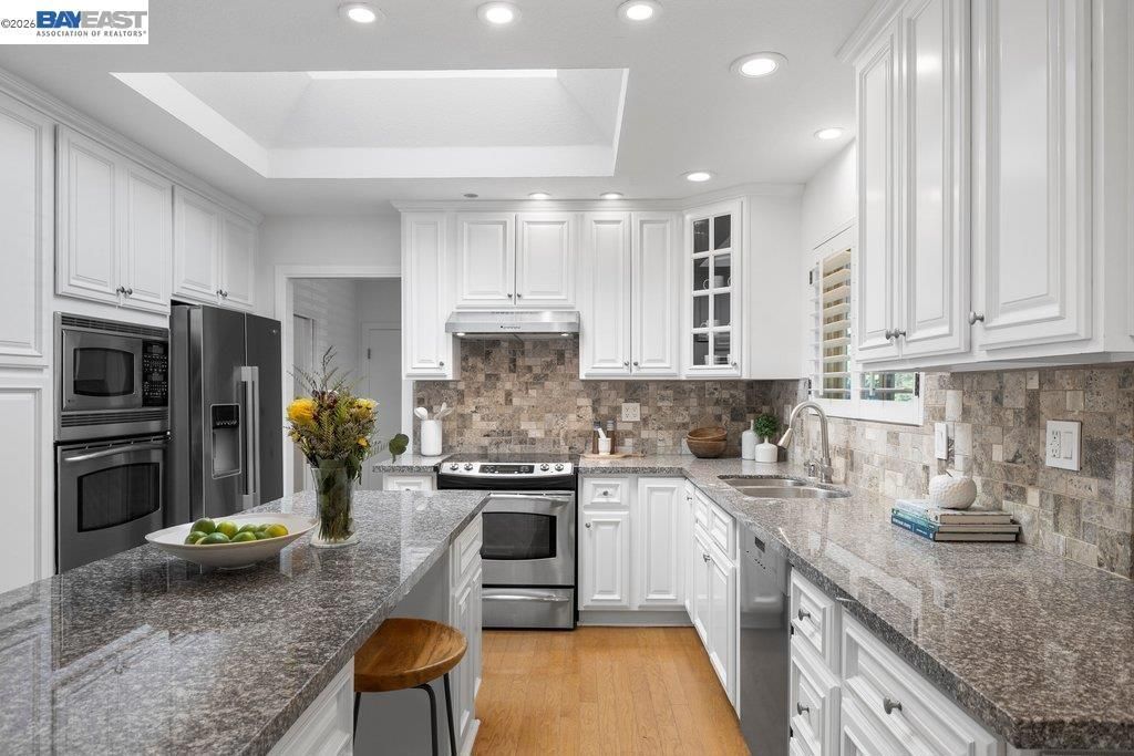 Image 18 of property listing at 3180 Roundhill Rd, Alamo, CA 94507