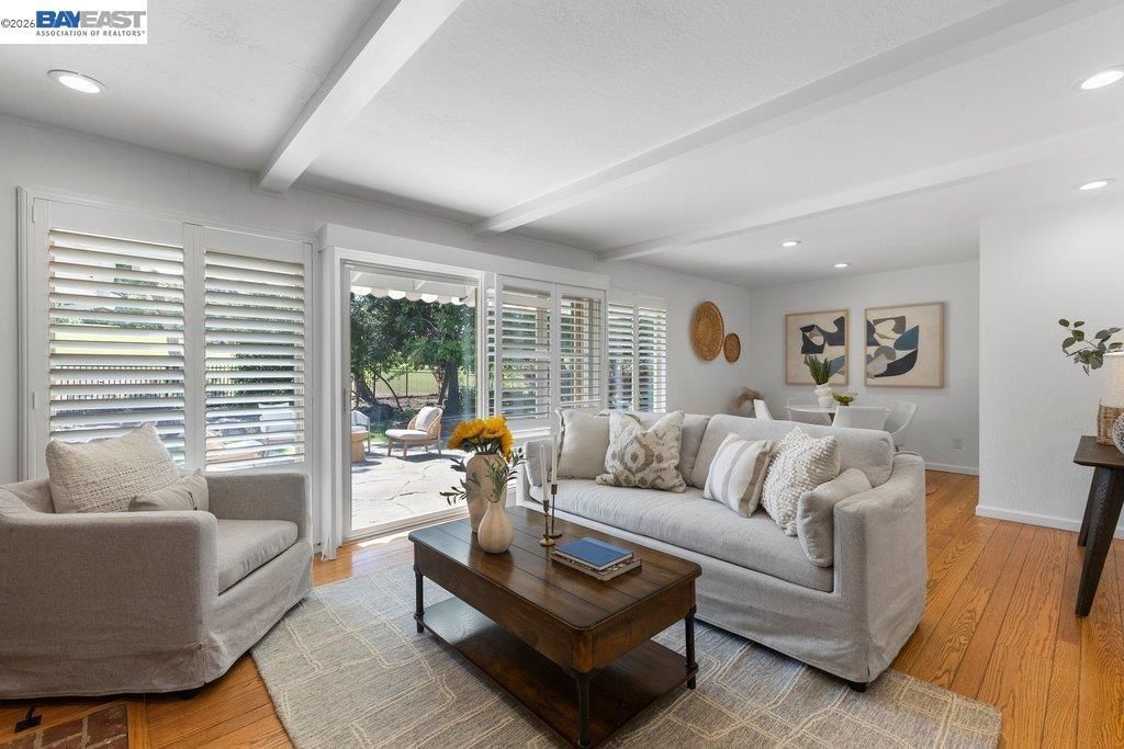 Image 19 of property listing at 3180 Roundhill Rd, Alamo, CA 94507