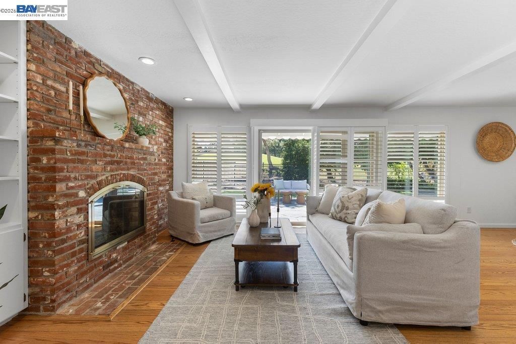 Image 20 of property listing at 3180 Roundhill Rd, Alamo, CA 94507