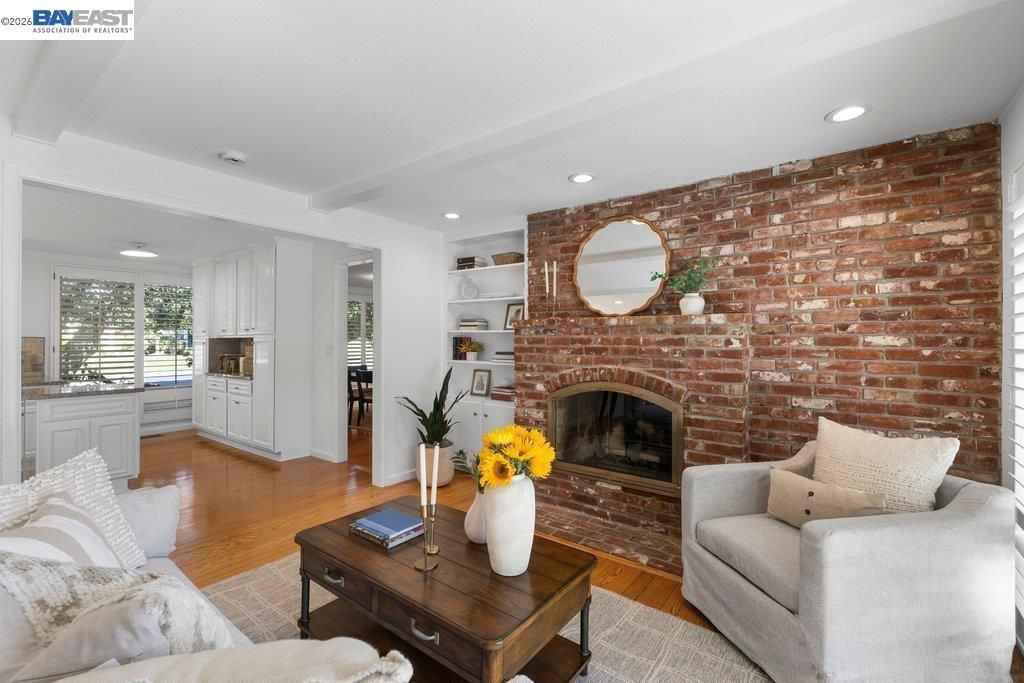 Image 21 of property listing at 3180 Roundhill Rd, Alamo, CA 94507