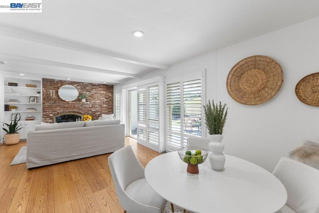 Image 22 of property listing at 3180 Roundhill Rd, Alamo, CA 94507