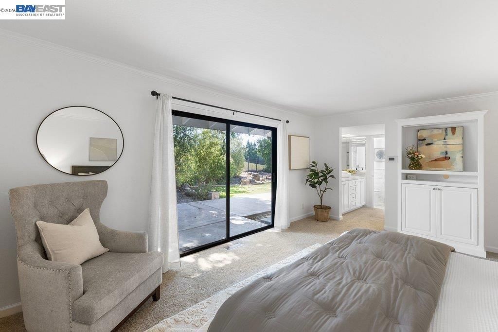 Image 25 of property listing at 3180 Roundhill Rd, Alamo, CA 94507