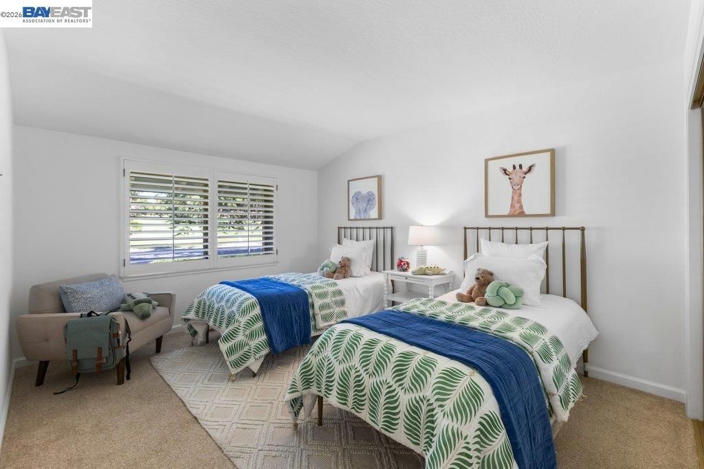 Image 30 of property listing at 3180 Roundhill Rd, Alamo, CA 94507