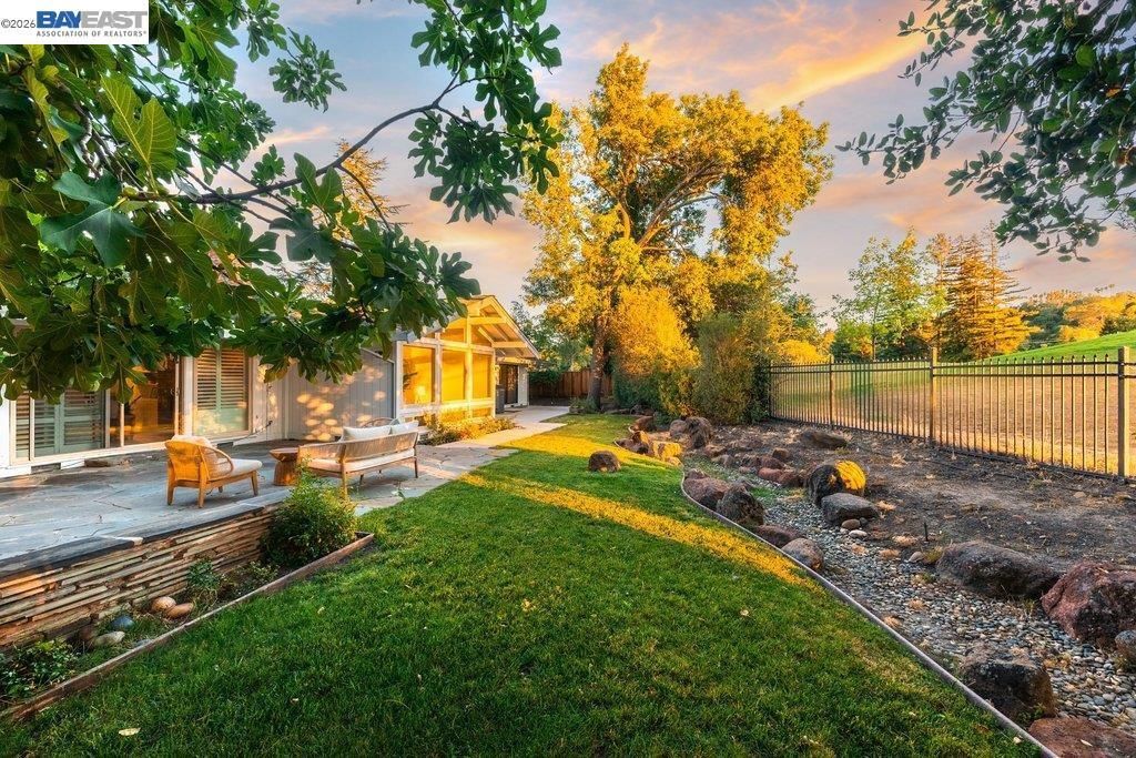 Image 34 of property listing at 3180 Roundhill Rd, Alamo, CA 94507