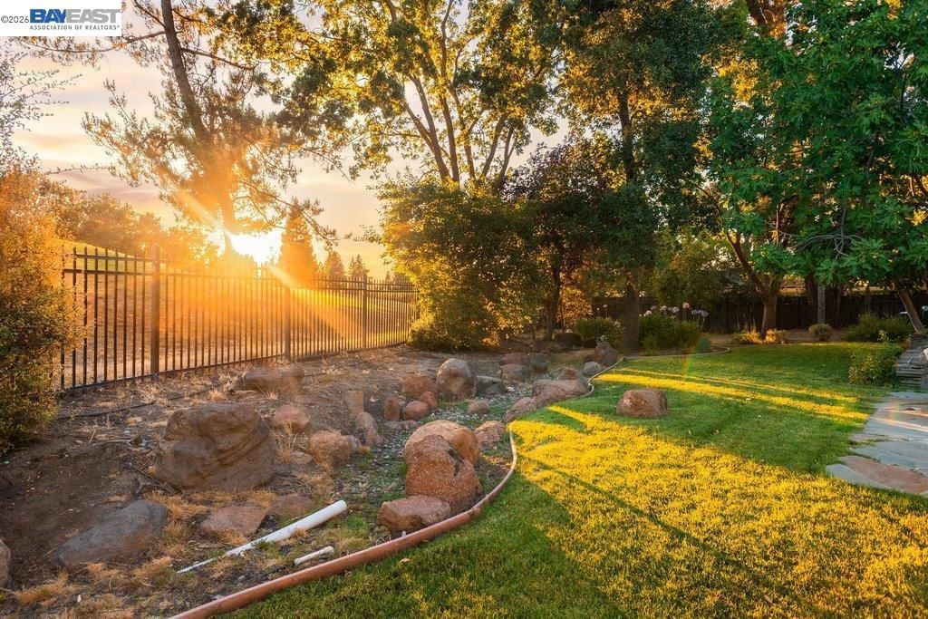Image 45 of property listing at 3180 Roundhill Rd, Alamo, CA 94507