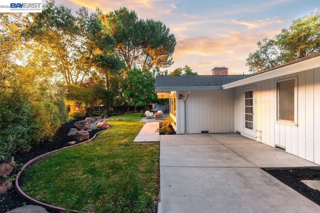 Image 46 of property listing at 3180 Roundhill Rd, Alamo, CA 94507