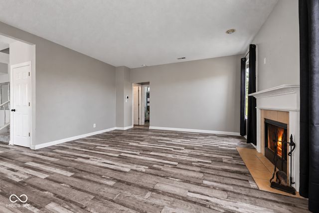 9471 Treyburn Lakes Drive, Indianapolis, IN 46239