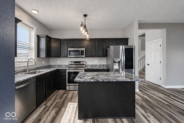 9471 Treyburn Lakes Drive, Indianapolis, IN 46239