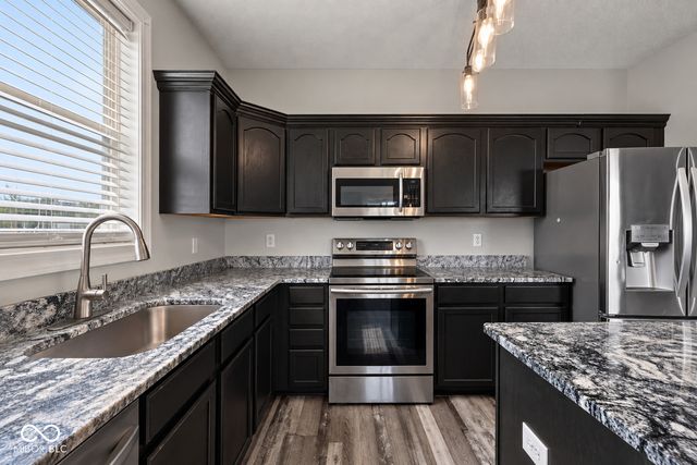 9471 Treyburn Lakes Drive, Indianapolis, IN 46239
