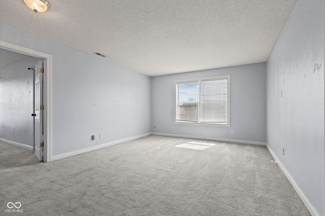 9471 Treyburn Lakes Drive, Indianapolis, IN 46239
