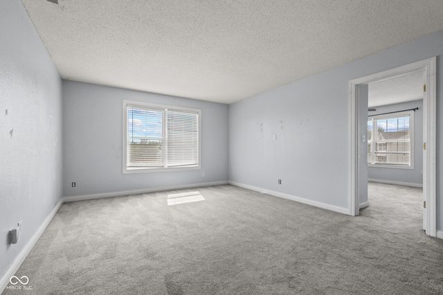 9471 Treyburn Lakes Drive, Indianapolis, IN 46239