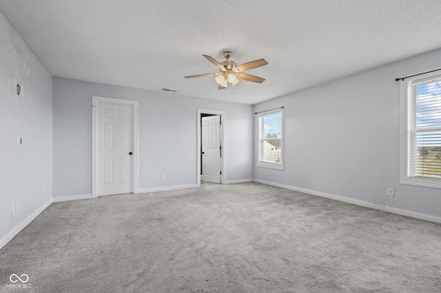 9471 Treyburn Lakes Drive, Indianapolis, IN 46239