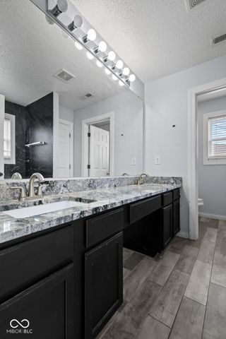 9471 Treyburn Lakes Drive, Indianapolis, IN 46239