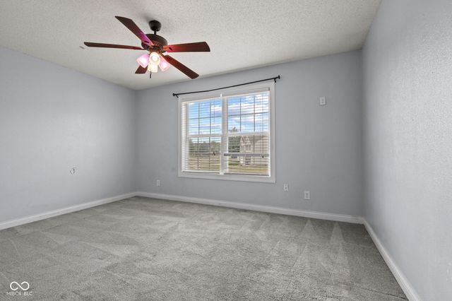 9471 Treyburn Lakes Drive, Indianapolis, IN 46239
