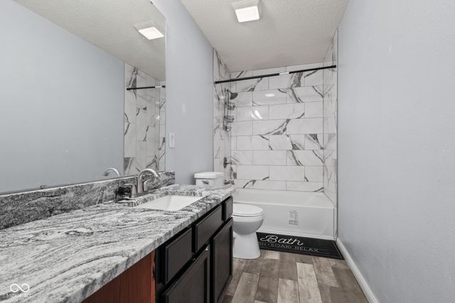 9471 Treyburn Lakes Drive, Indianapolis, IN 46239