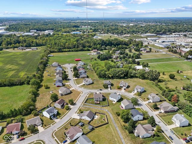 9471 Treyburn Lakes Drive, Indianapolis, IN 46239