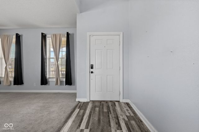 9471 Treyburn Lakes Drive, Indianapolis, IN 46239