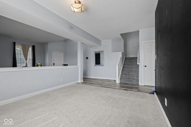 9471 Treyburn Lakes Drive, Indianapolis, IN 46239
