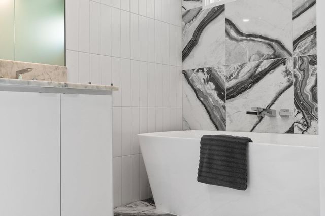 5706 Highland Hills CIR, Austin, TX 78731