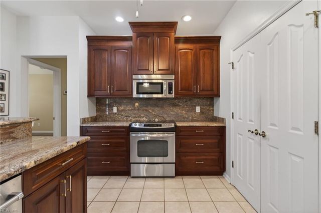 3816 River Oak CIR, Virginia Beach, VA 23456