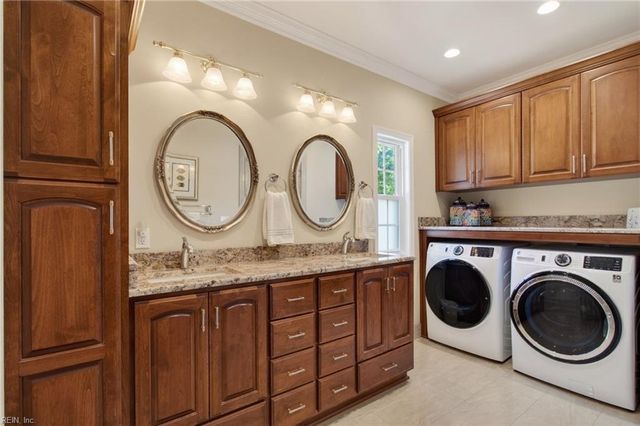 3816 River Oak CIR, Virginia Beach, VA 23456