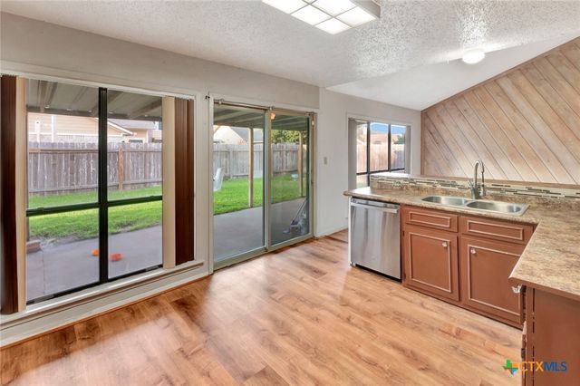 808 Taos Drive, Victoria, TX 77904