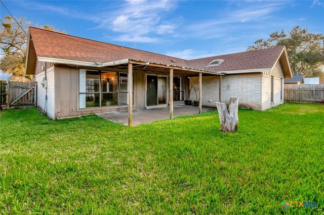 808 Taos Drive, Victoria, TX 77904