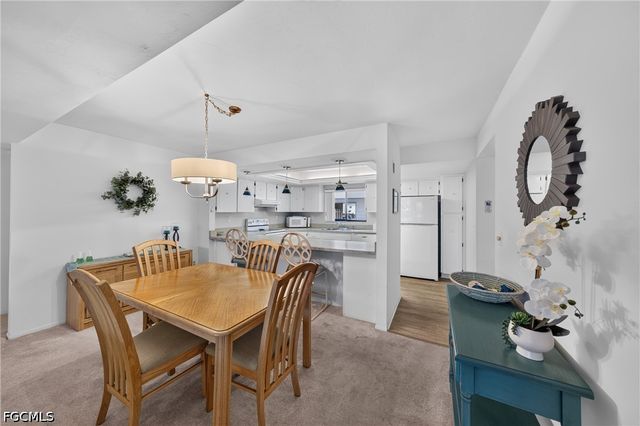 4570 Trawler CT 102, Fort Myers, FL 33919