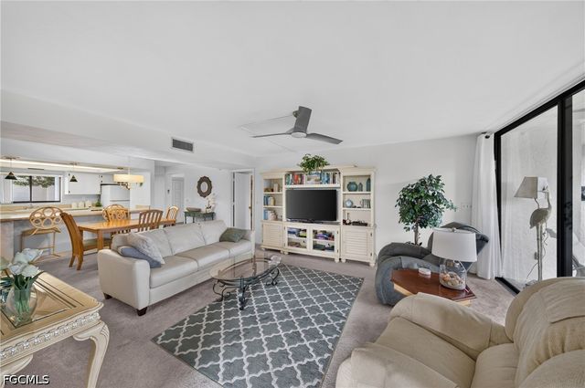 4570 Trawler CT 102, Fort Myers, FL 33919