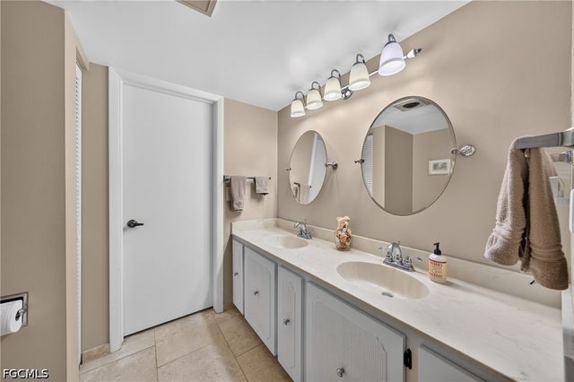 4570 Trawler CT 102, Fort Myers, FL 33919