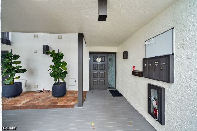 4570 Trawler CT 102, Fort Myers, FL 33919