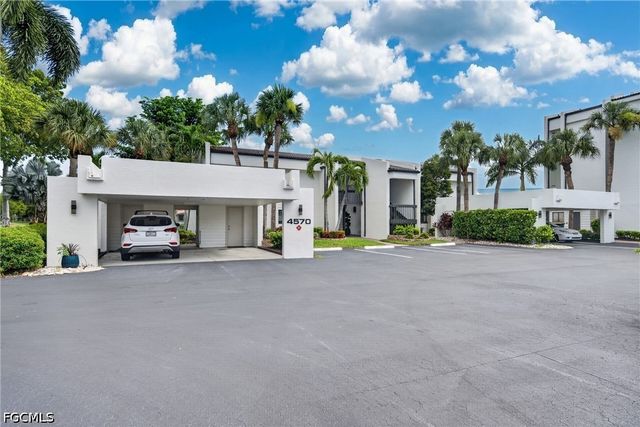 4570 Trawler CT 102, Fort Myers, FL 33919
