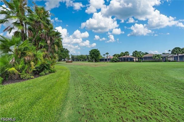 4570 Trawler CT 102, Fort Myers, FL 33919