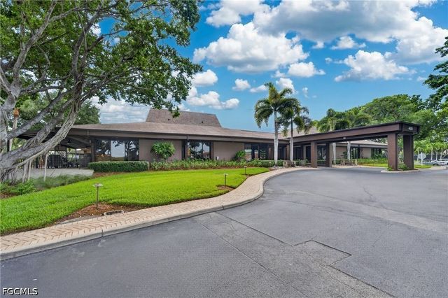 4570 Trawler CT 102, Fort Myers, FL 33919