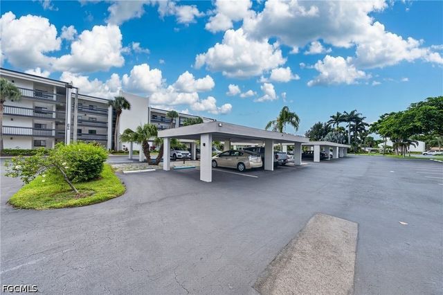 4570 Trawler CT 102, Fort Myers, FL 33919