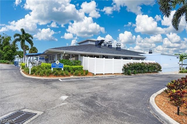 4570 Trawler CT 102, Fort Myers, FL 33919