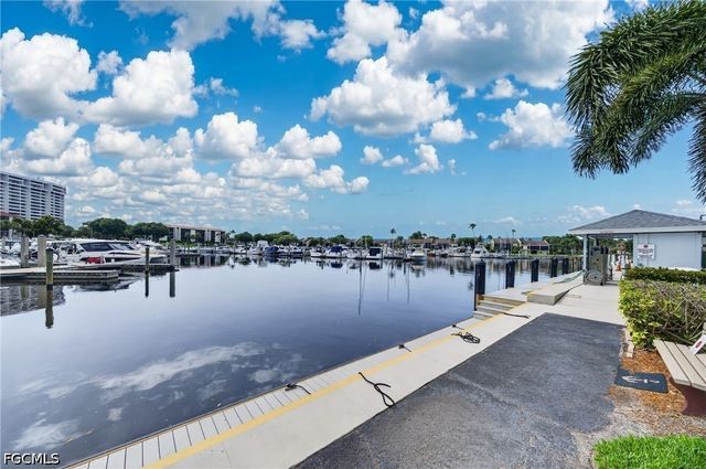 4570 Trawler CT 102, Fort Myers, FL 33919