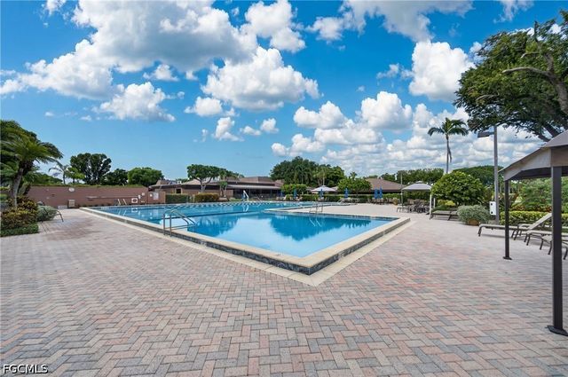 4570 Trawler CT 102, Fort Myers, FL 33919
