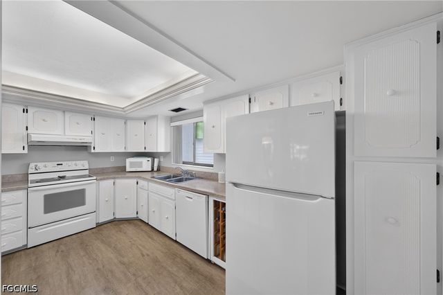 4570 Trawler CT 102, Fort Myers, FL 33919