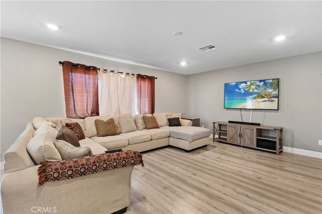 32486 Roman Warren, Winchester, CA 92596