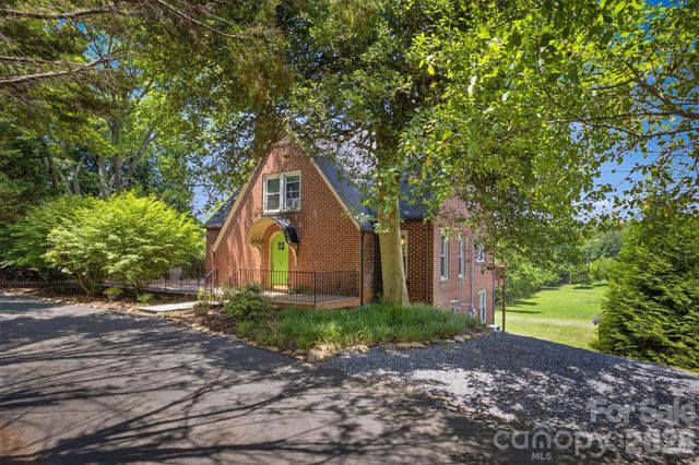 1205 E Union Street, Morganton, NC 28655
