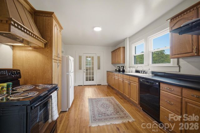 1205 E Union Street, Morganton, NC 28655