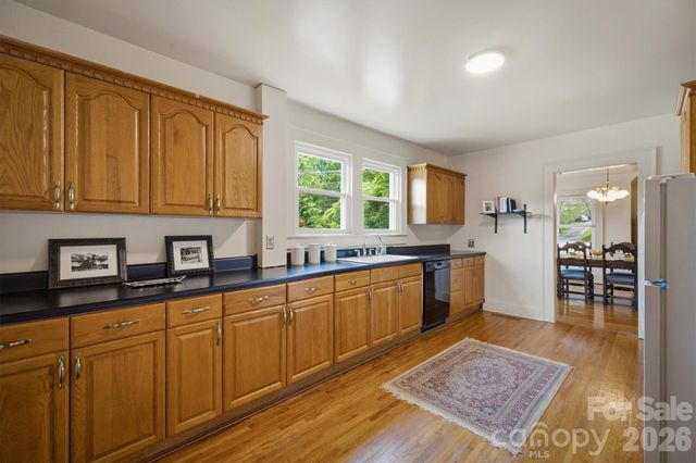 1205 E Union Street, Morganton, NC 28655