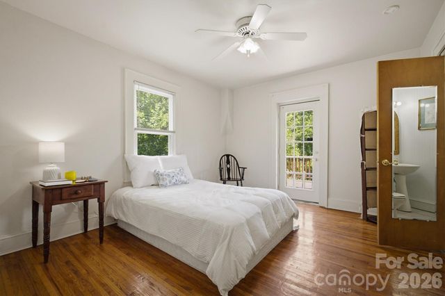 1205 E Union Street, Morganton, NC 28655