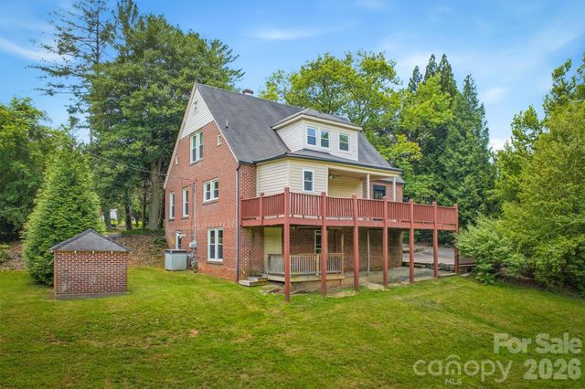 1205 E Union Street, Morganton, NC 28655