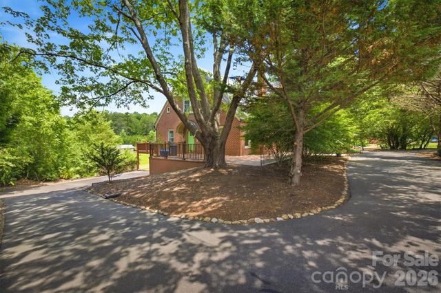 1205 E Union Street, Morganton, NC 28655