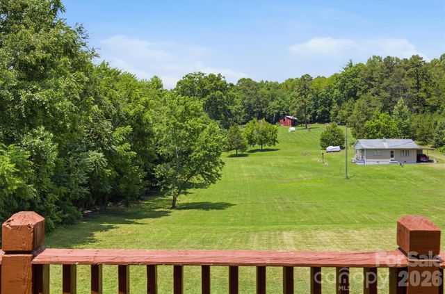 1205 E Union Street, Morganton, NC 28655