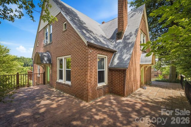 1205 E Union Street, Morganton, NC 28655