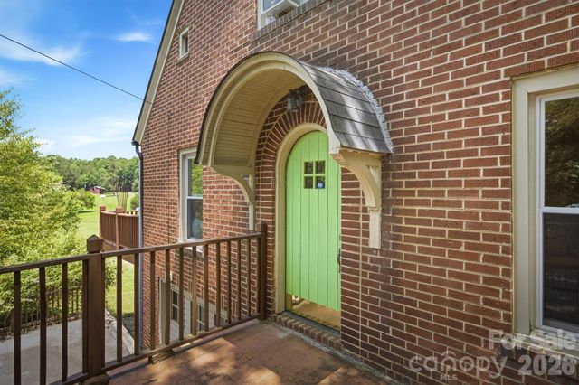 1205 E Union Street, Morganton, NC 28655