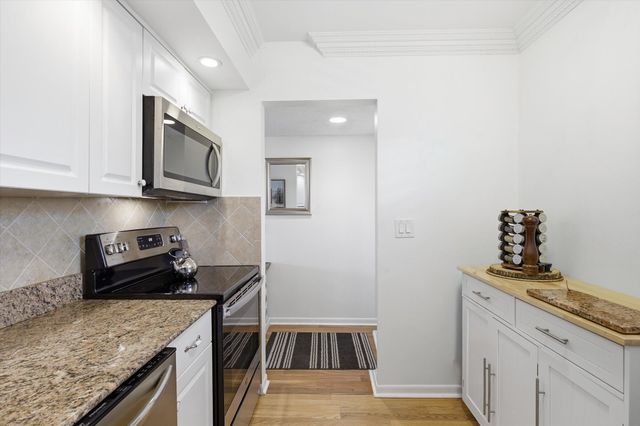 5370 Las Verdes Circle 303, Delray Beach, FL 33484